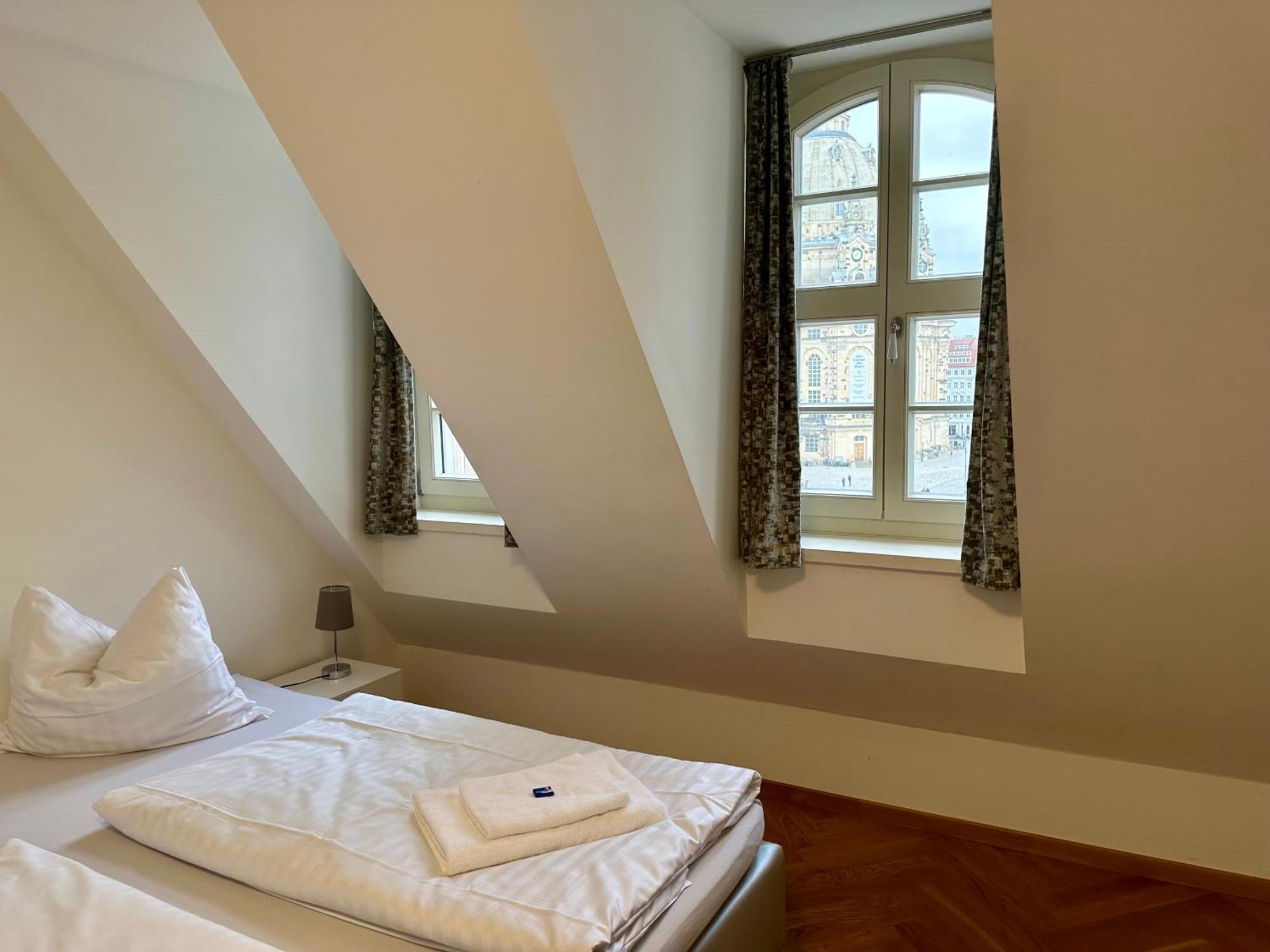 Exklusives Apartment Mit Einmaligem Blick Zur Frauenkirche - Parkplatz Kostenfrei Dresden Bagian luar foto