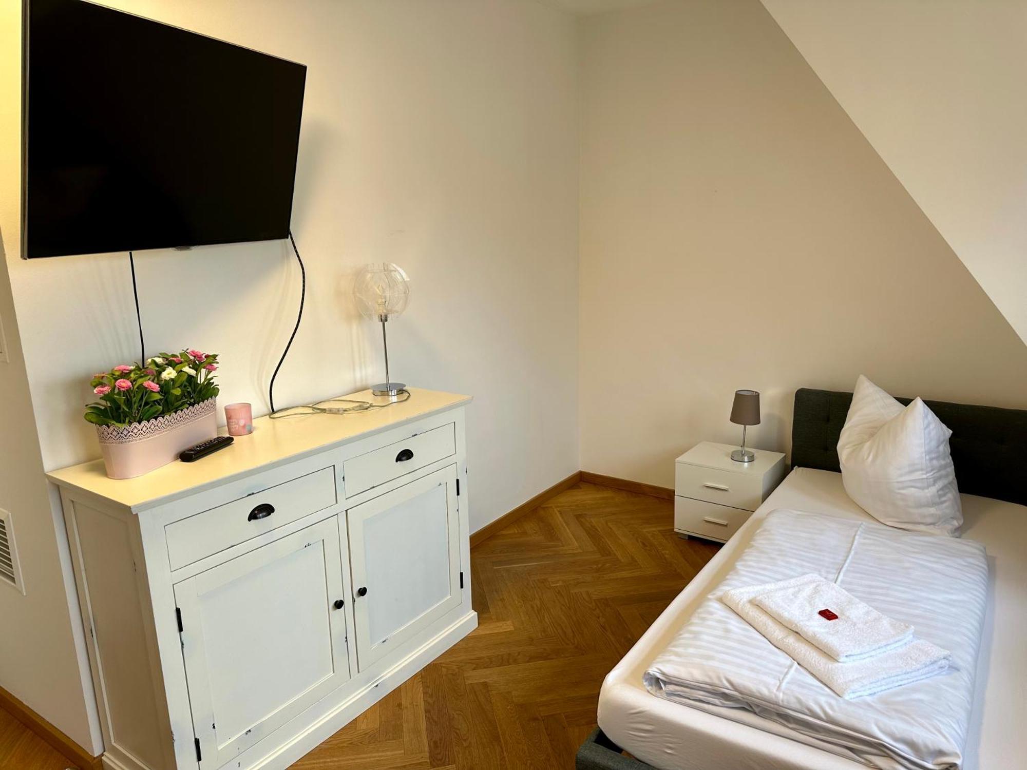 Exklusives Apartment Mit Einmaligem Blick Zur Frauenkirche - Parkplatz Kostenfrei Dresden Bagian luar foto