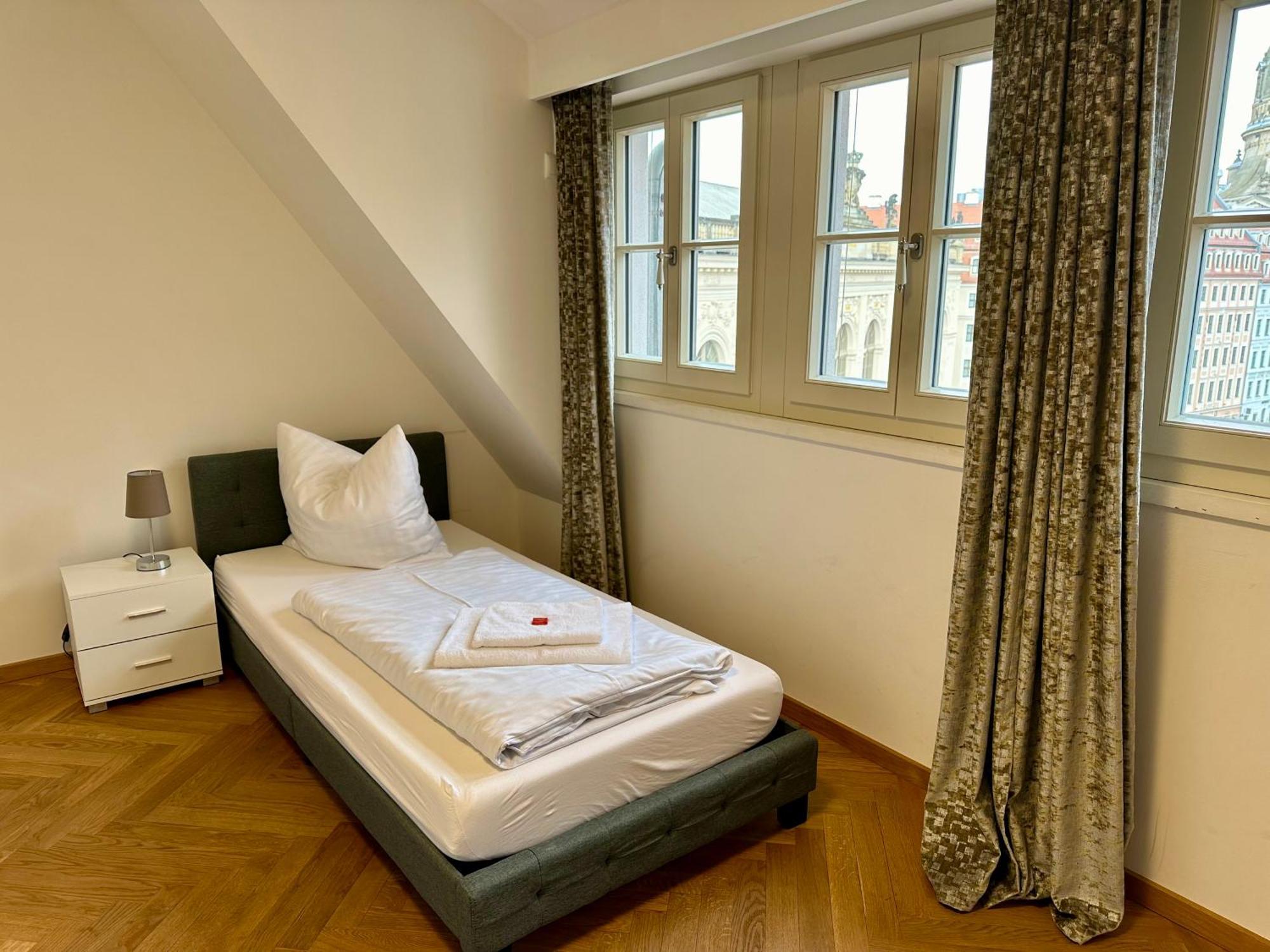 Exklusives Apartment Mit Einmaligem Blick Zur Frauenkirche - Parkplatz Kostenfrei Dresden Bagian luar foto