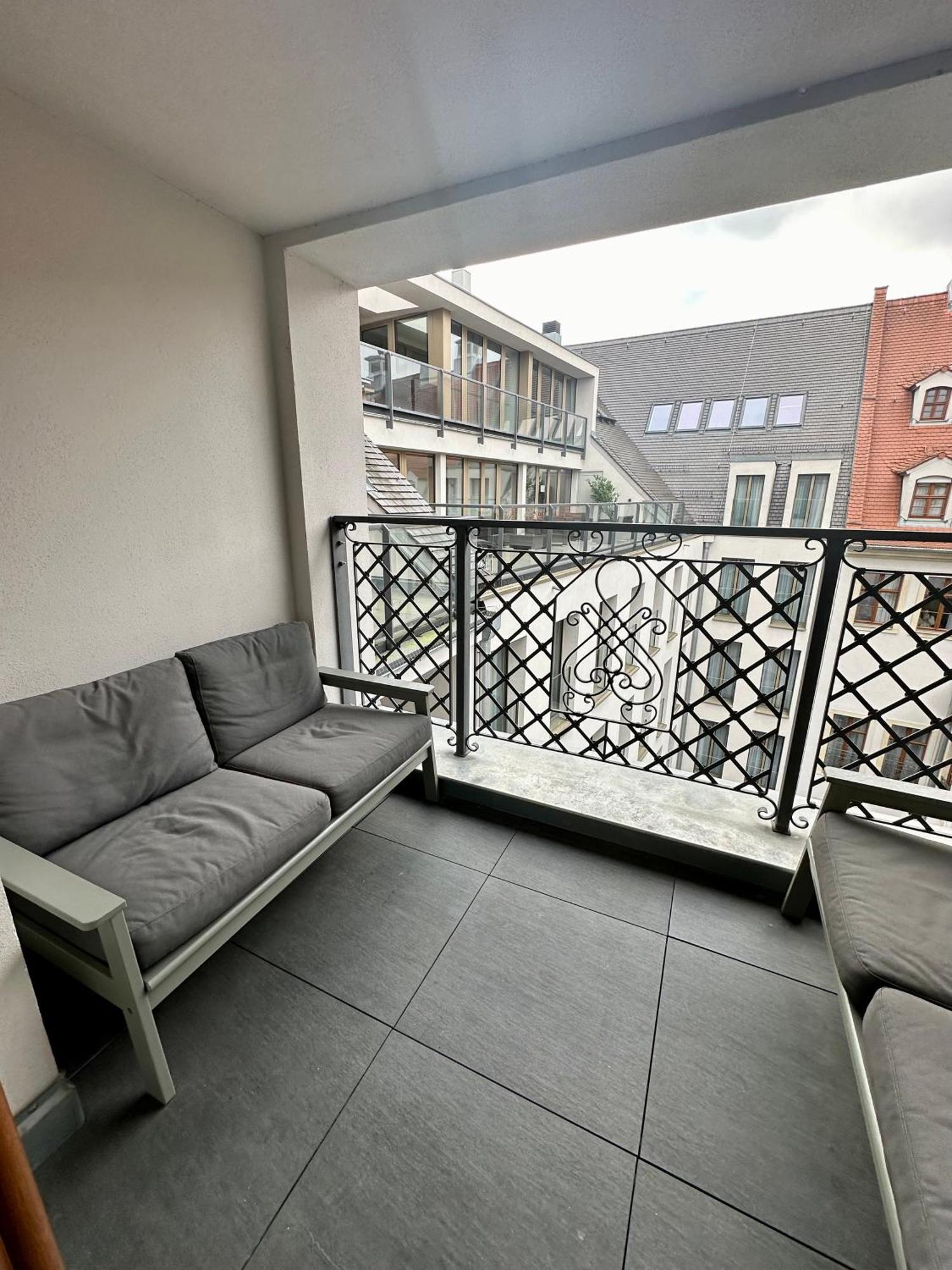 Exklusives Apartment Mit Einmaligem Blick Zur Frauenkirche - Parkplatz Kostenfrei Dresden Bagian luar foto